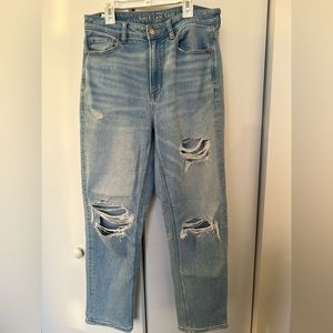 American Eagle Straight Mom Jean